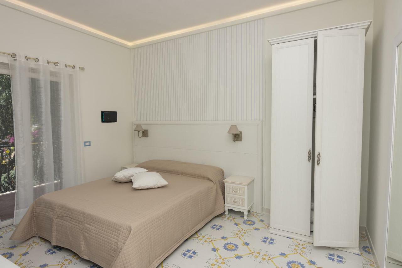 Ambra Sorrento Suites Short Rent מראה חיצוני תמונה